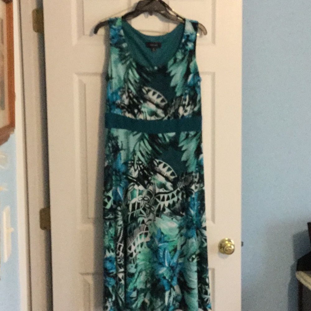 Dress - Picture 2 of 2